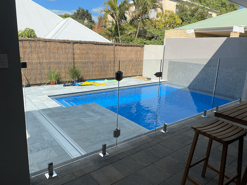 Supplies frameless Glass Pool Fencing with Polished Stainless Steel Spigots